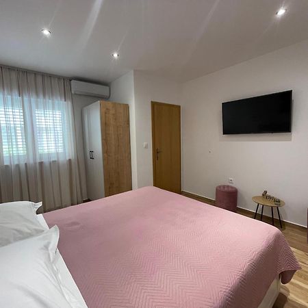 Apartmani Roko Baška Voda Exterior foto