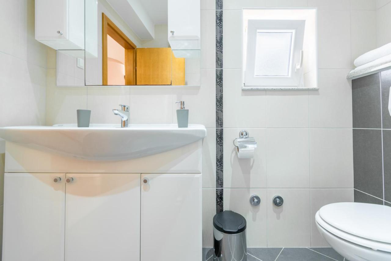 Apartmani Roko Baška Voda Exterior foto