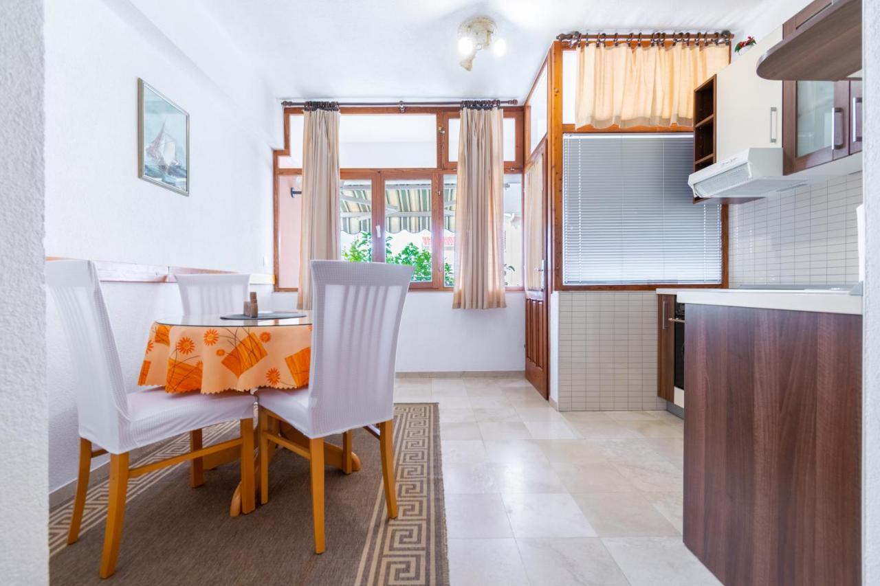 Apartmani Roko Baška Voda Exterior foto