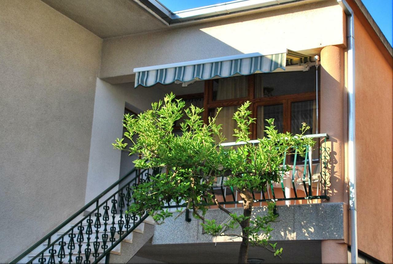Apartmani Roko Baška Voda Exterior foto